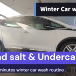 Sicher manuell Streusalz von Auto Boden waschen